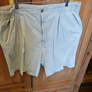 Men's Light Khaki Casual Pleated Shorts